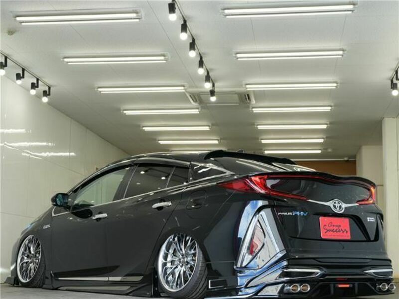 PRIUS PHV
