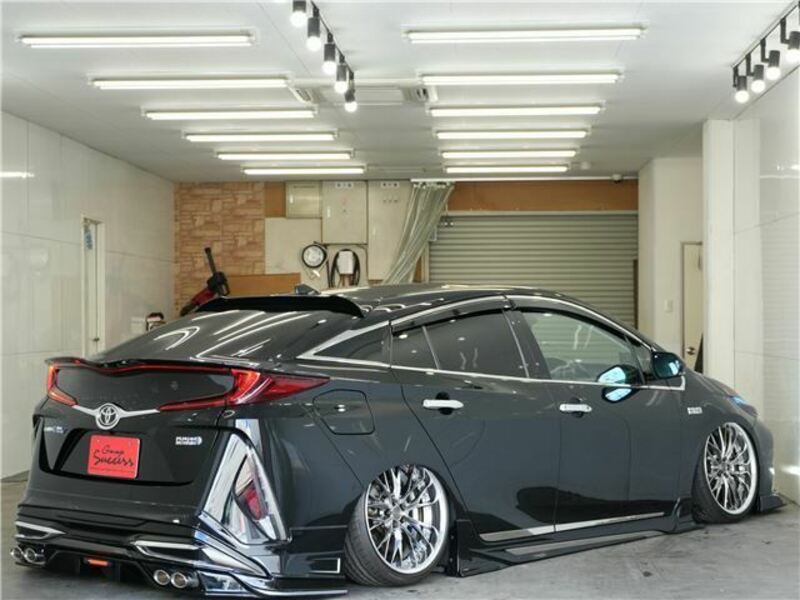 PRIUS PHV