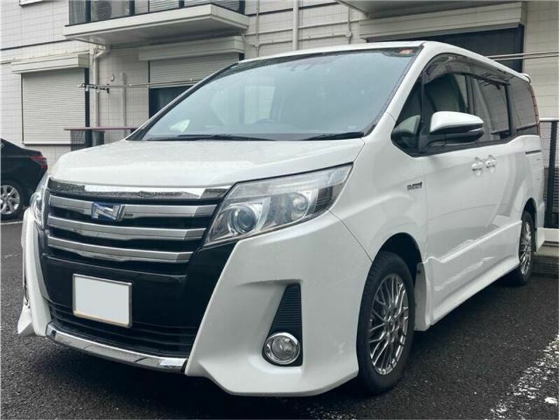 TOYOTA NOAH
