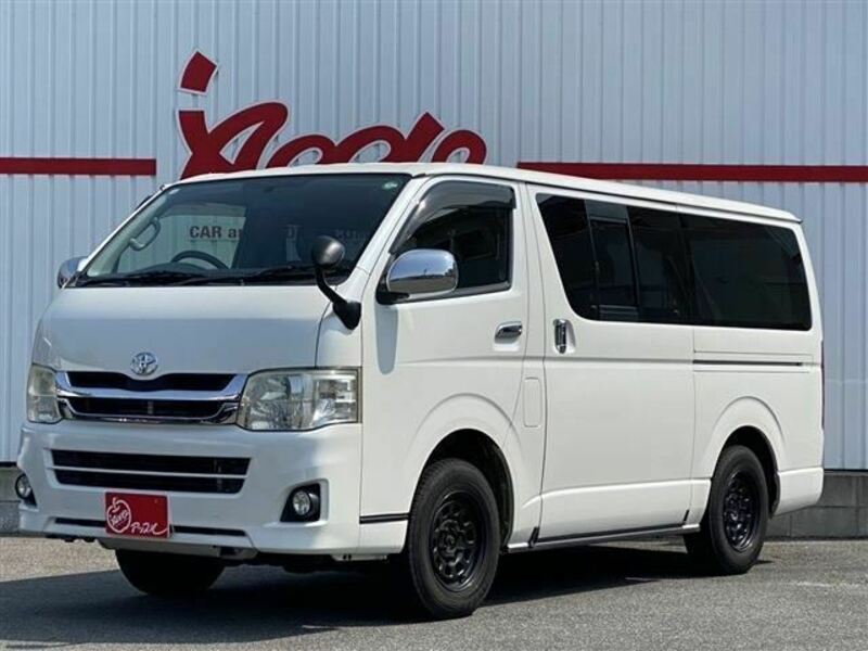 TOYOTA HIACE