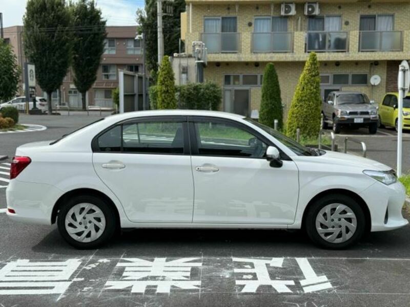 COROLLA AXIO
