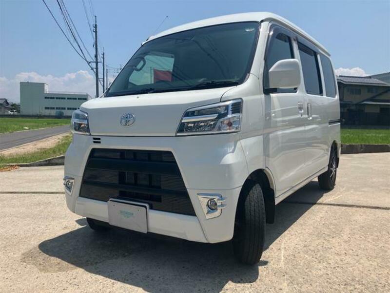 TOYOTA PIXIS VAN