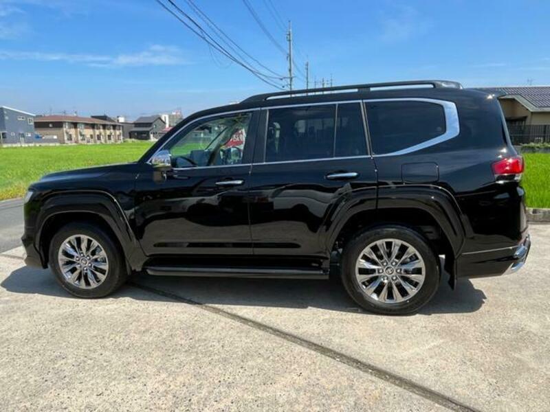LAND CRUISER
