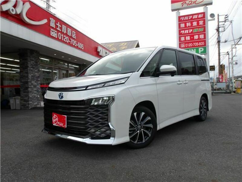 TOYOTA VOXY