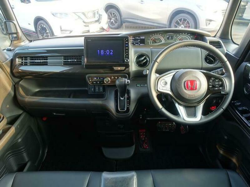 N BOX CUSTOM
