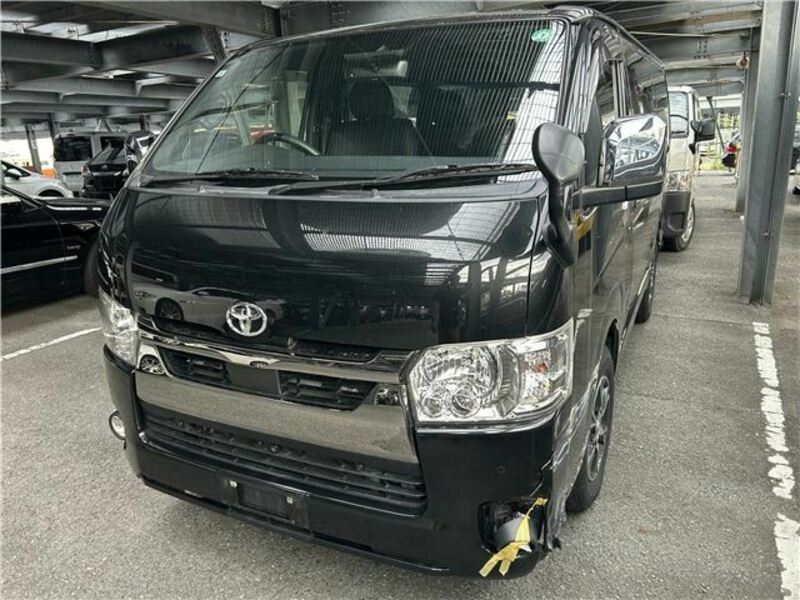 TOYOTA HIACE VAN