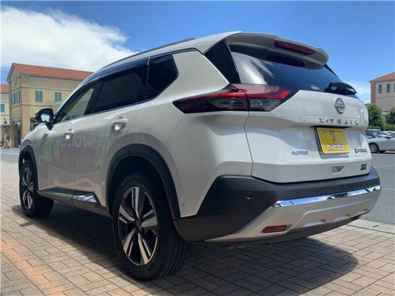 X-TRAIL