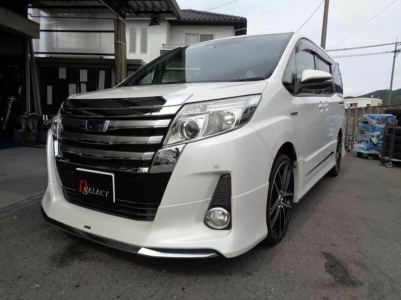TOYOTA NOAH