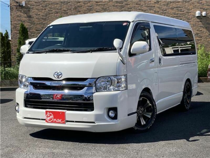 TOYOTA HIACE