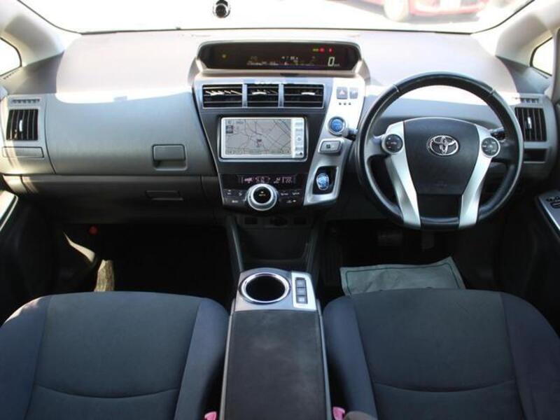 PRIUS ALPHA