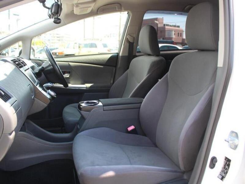 PRIUS ALPHA
