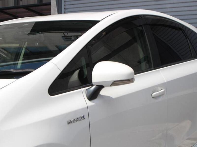PRIUS ALPHA
