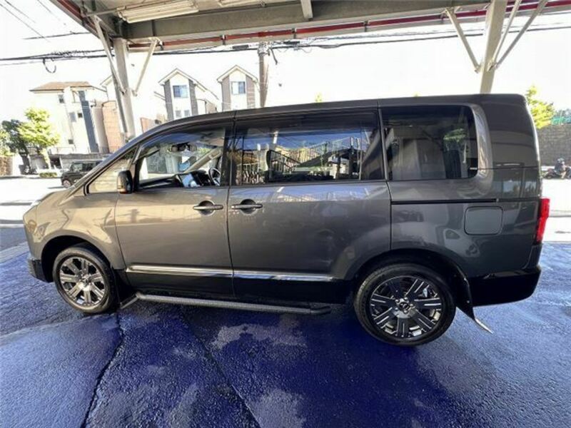 DELICA D5