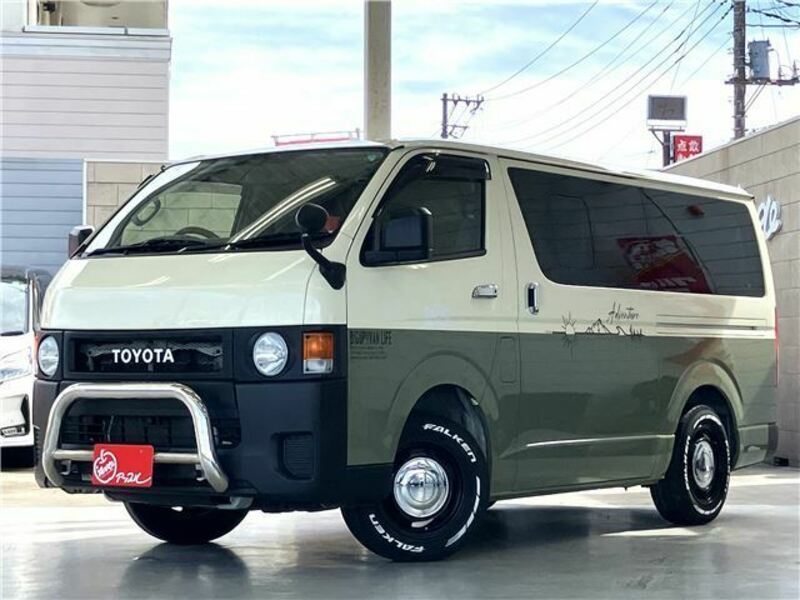 TOYOTA HIACE