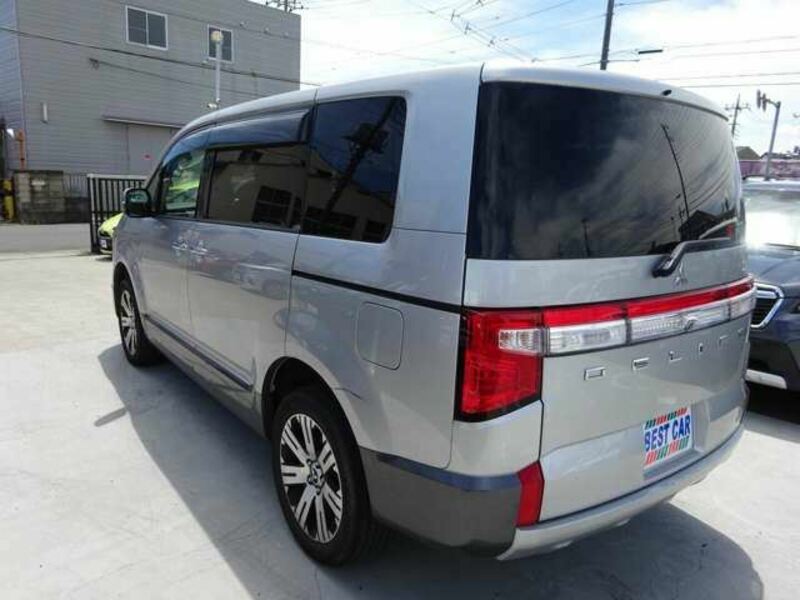 DELICA D5