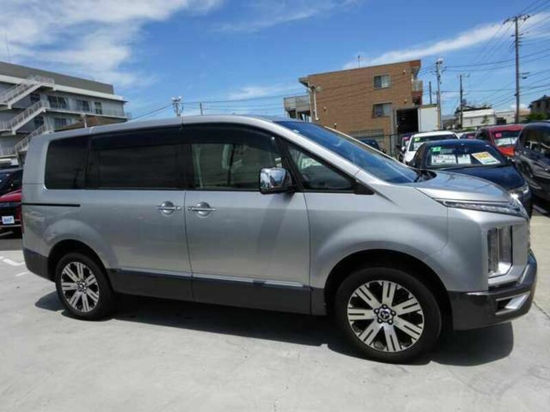 DELICA D5