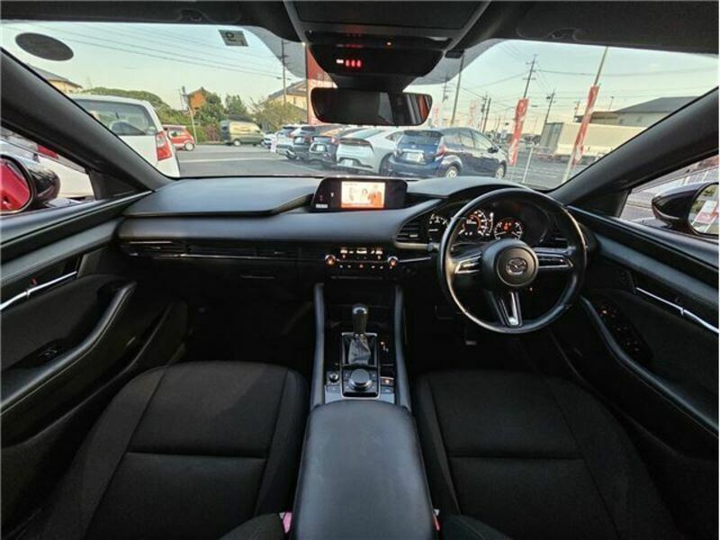 MAZDA3