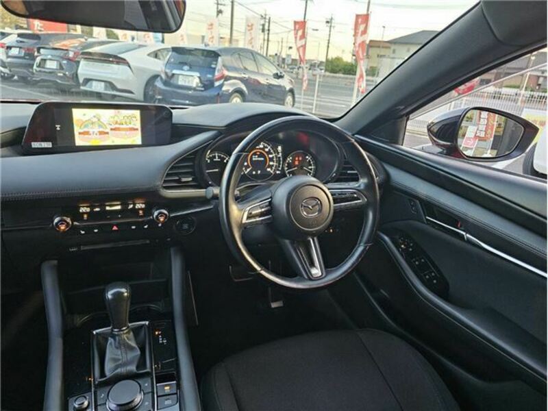 MAZDA3