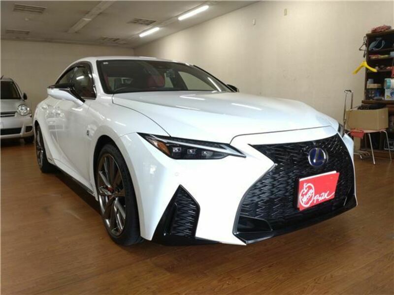 LEXUS IS