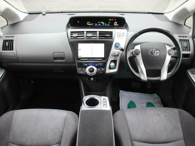 PRIUS ALPHA