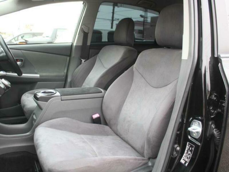 PRIUS ALPHA