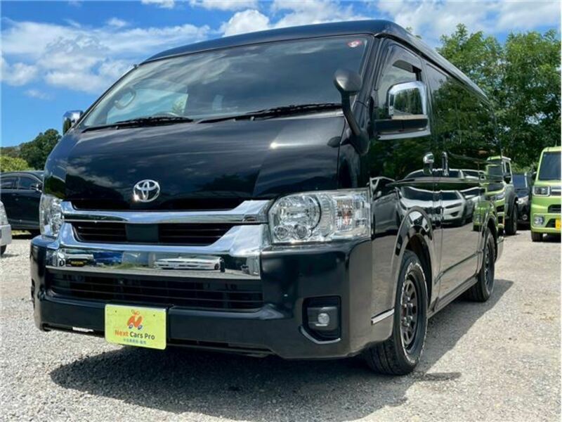 TOYOTA HIACE
