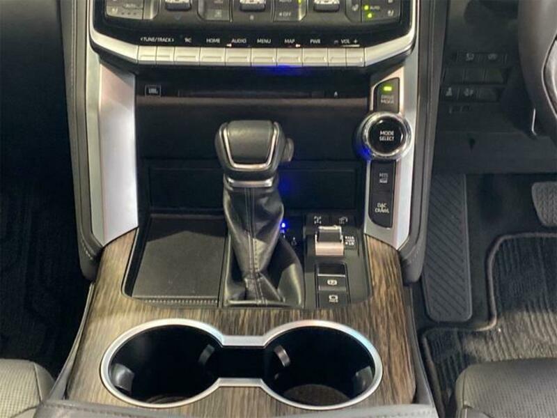LAND CRUISER