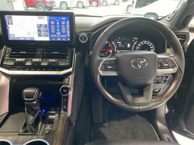 LAND CRUISER
