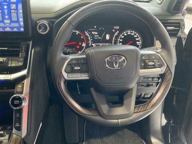 LAND CRUISER