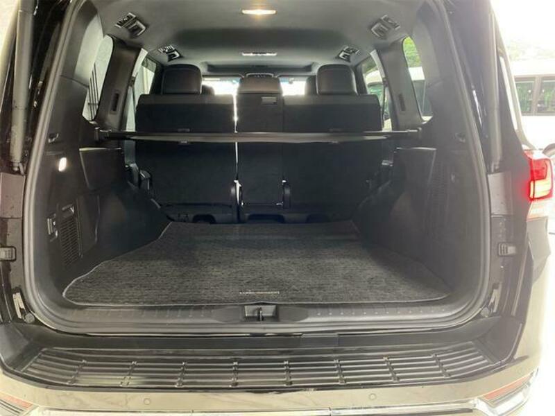 LAND CRUISER