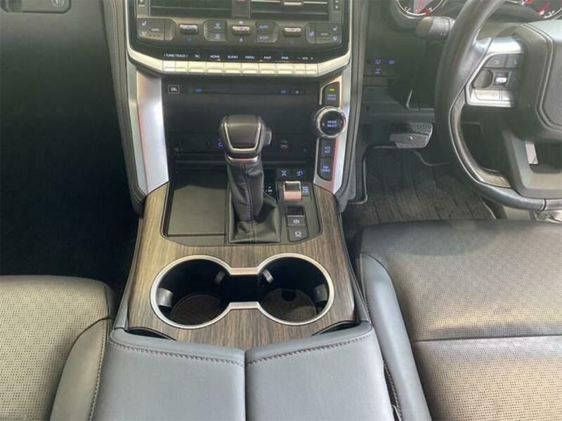 LAND CRUISER