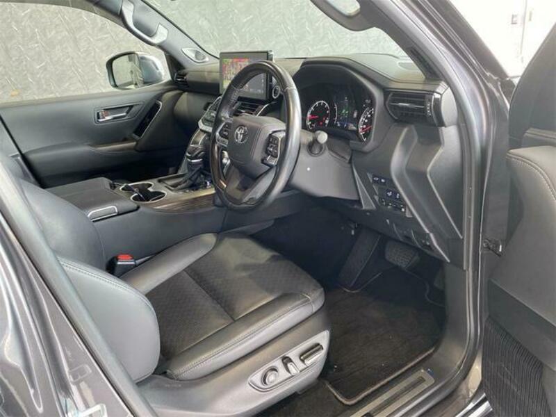 LAND CRUISER