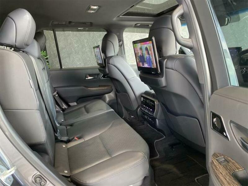 LAND CRUISER