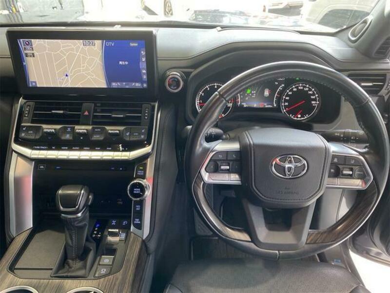 LAND CRUISER