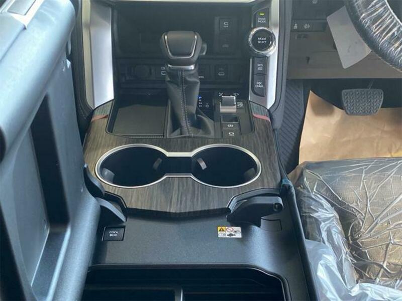 LAND CRUISER