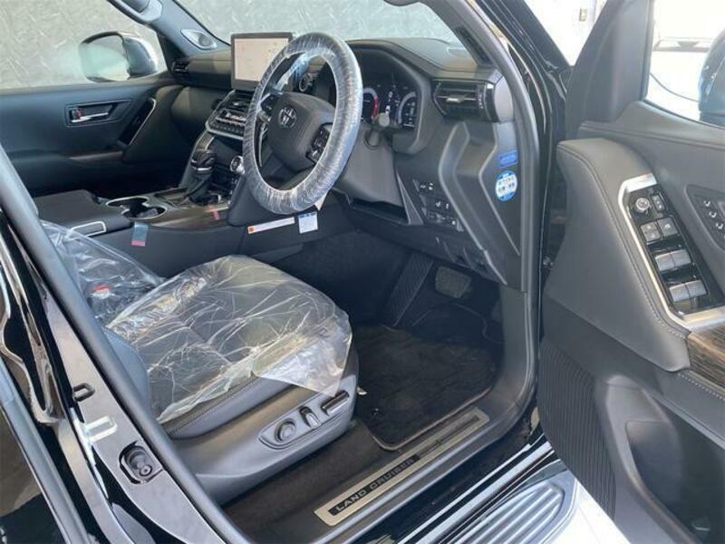 LAND CRUISER