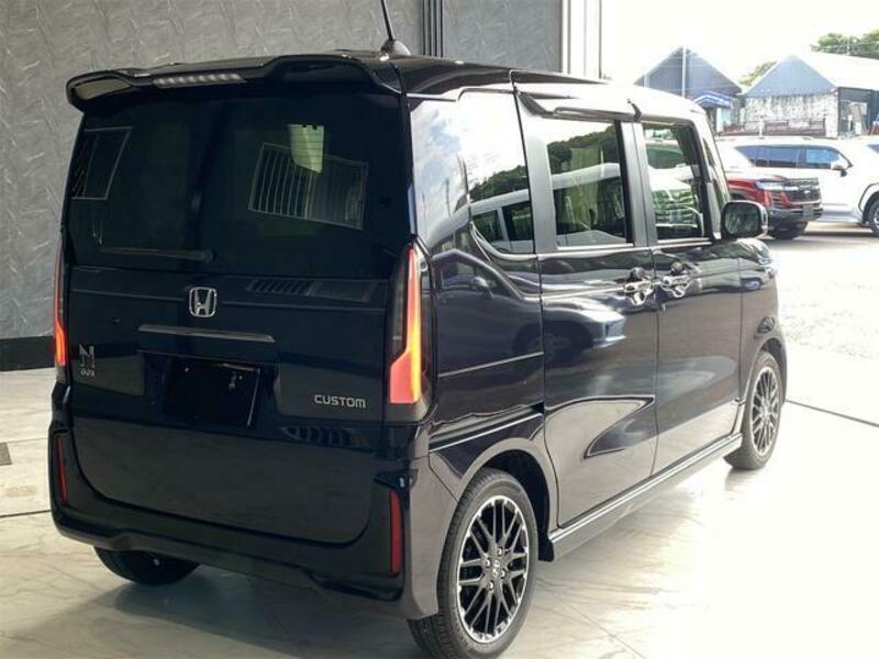 N BOX CUSTOM