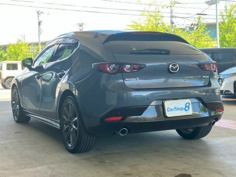 MAZDA3