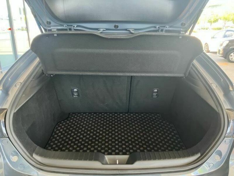 MAZDA3