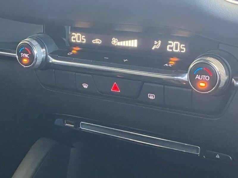 MAZDA3