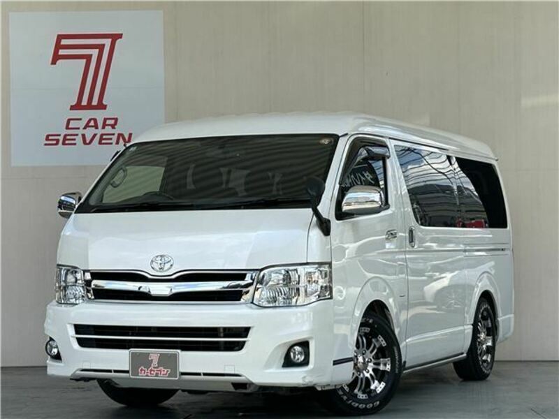 TOYOTA HIACE