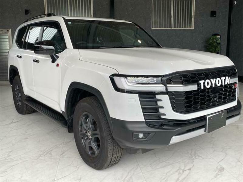 LAND CRUISER