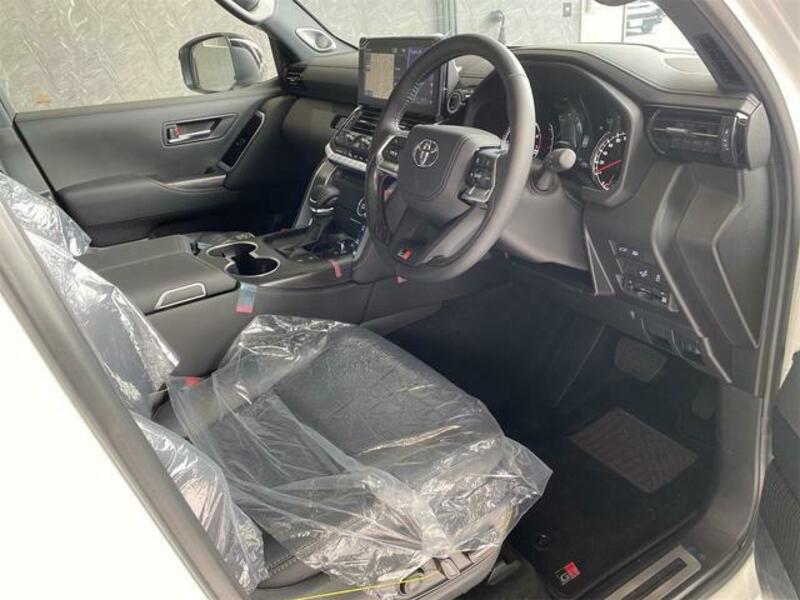 LAND CRUISER