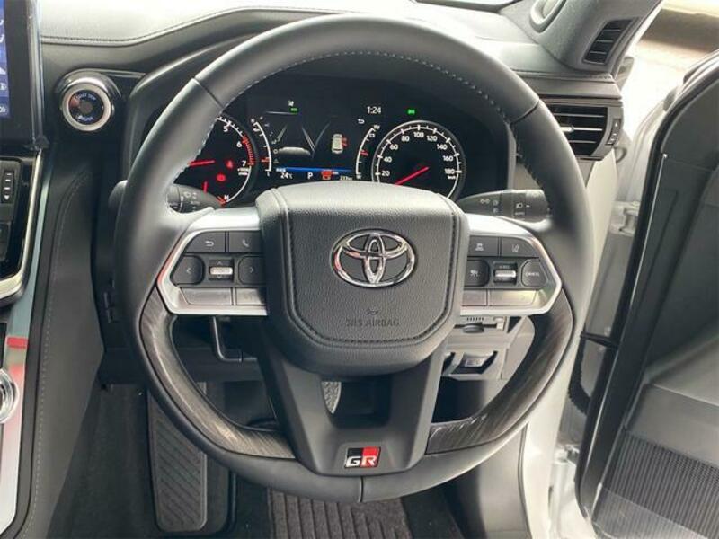 LAND CRUISER