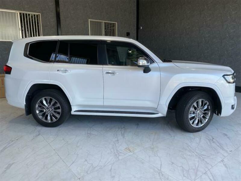 LAND CRUISER
