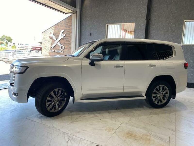 LAND CRUISER