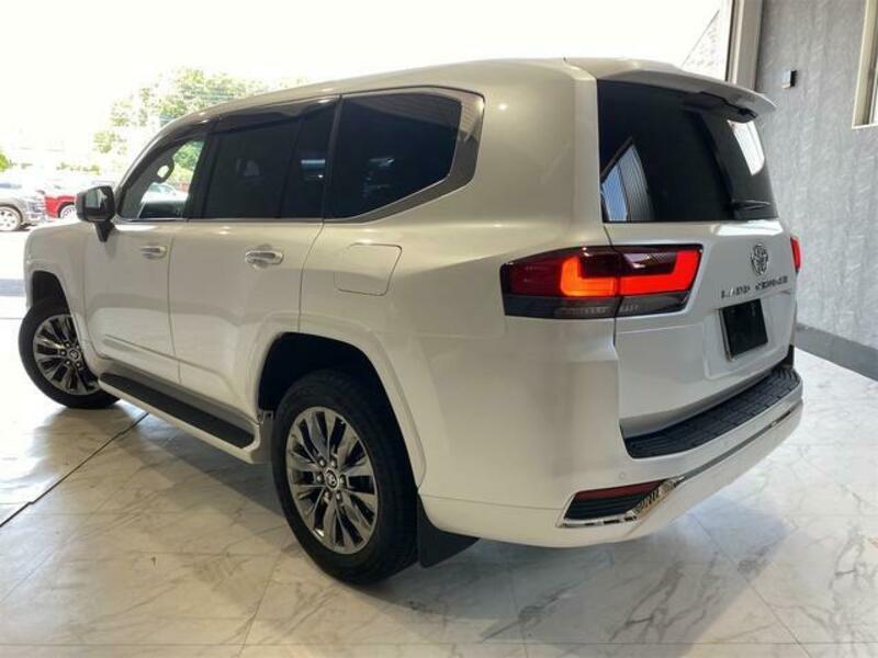 LAND CRUISER