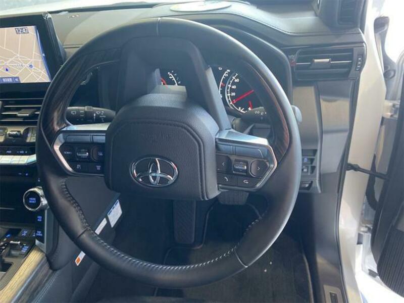 LAND CRUISER