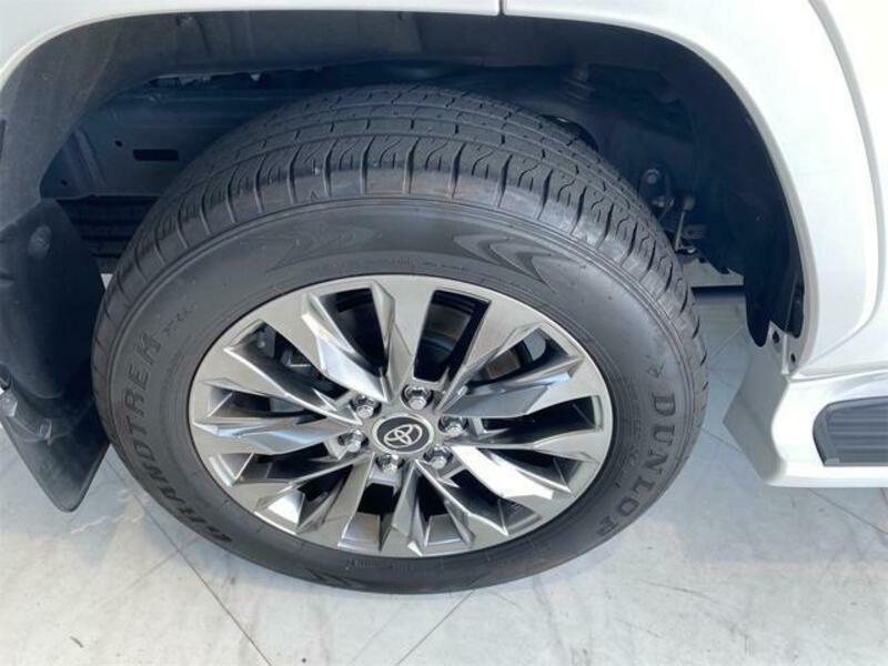 LAND CRUISER