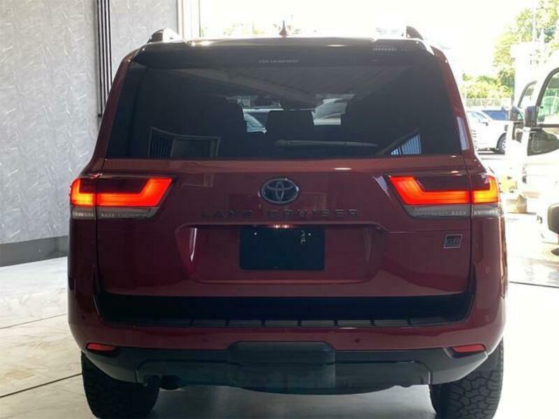 LAND CRUISER